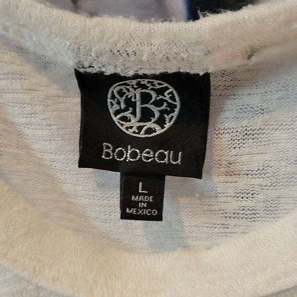 White(ish) sleeveless Bobeau top with hem detail - Picture 2 of 3